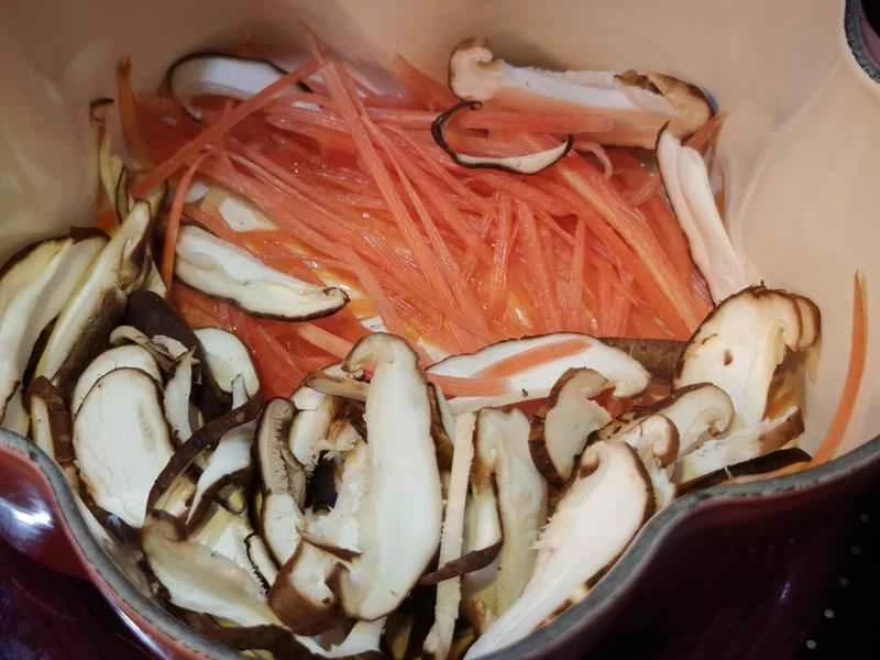 How to make pure milk hand-torn toast: Step 1