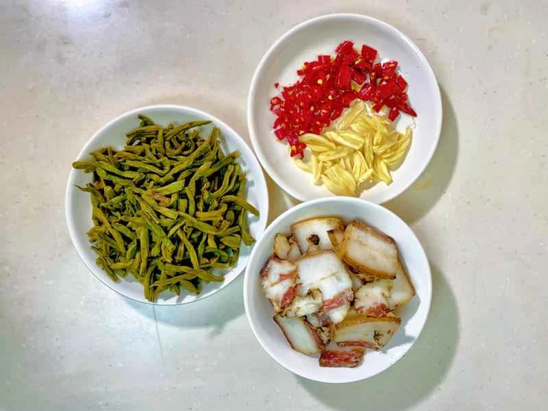 How to make pure milk hand-torn toast: Step 1