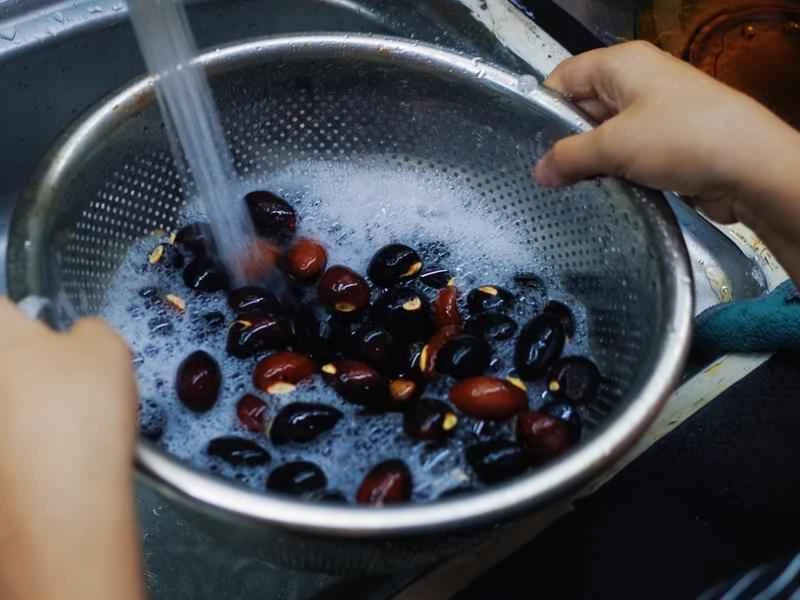 How to make pure milk hand-torn toast: Step 1
