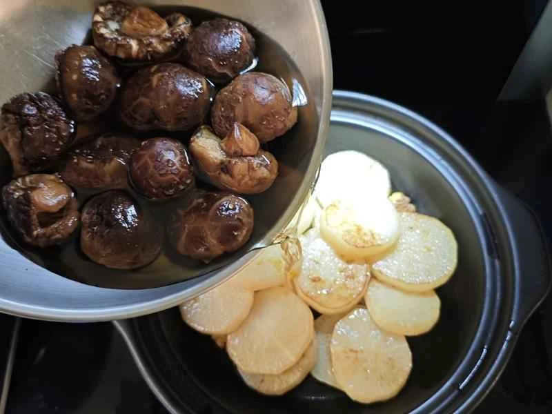 How to make pure milk hand-torn toast: Step 1