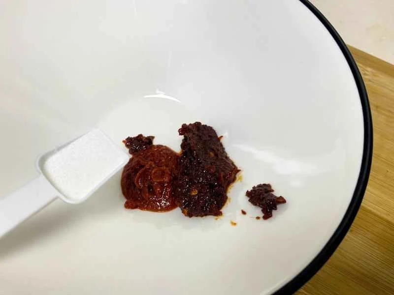 How to make pure milk hand-torn toast: Step 1