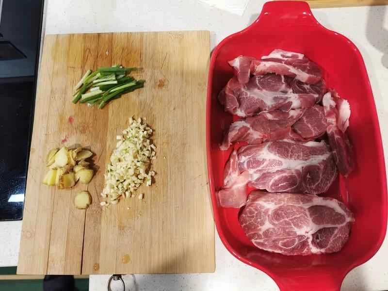 How to make pure milk hand-torn toast: Step 1