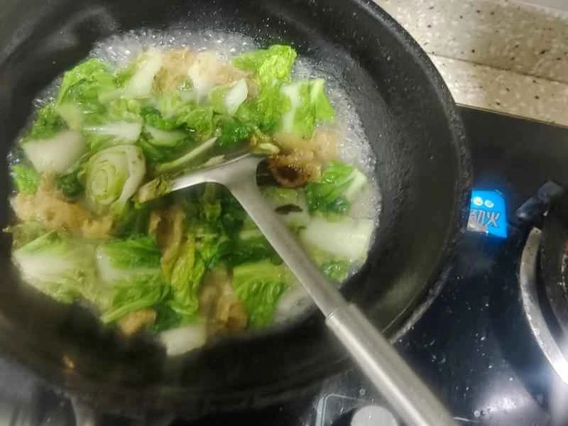 How to make pure milk hand-torn toast: Step 1