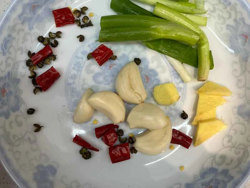 How to make pure milk hand-torn toast: Step 1