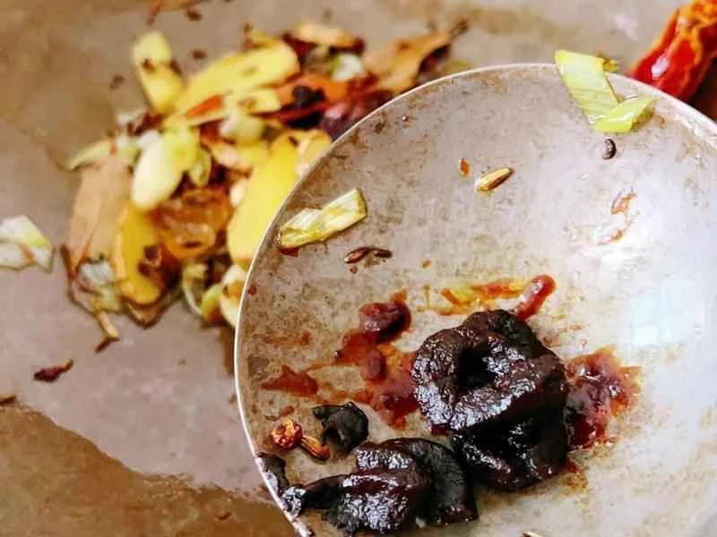 How to make pure milk hand-torn toast: Step 1