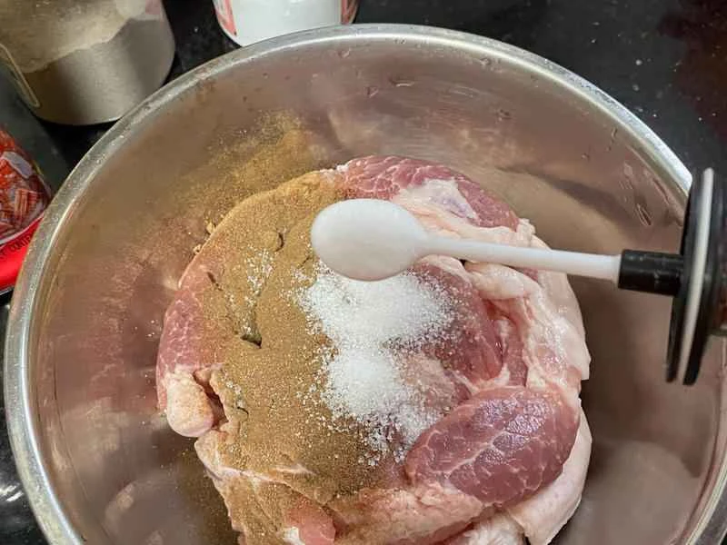 How to make pure milk hand-torn toast: Step 1