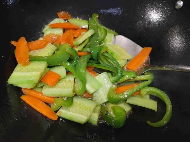 How to make pure milk hand-torn toast: Step 1