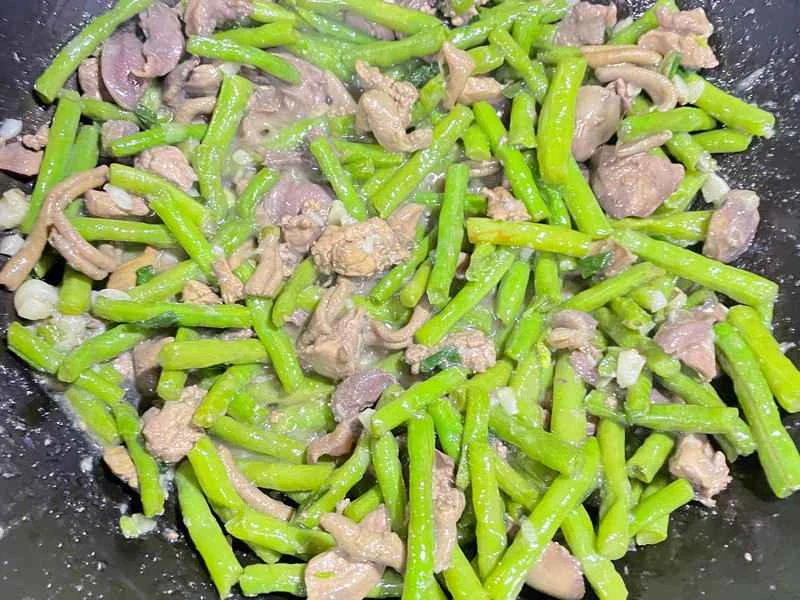 How to make pure milk hand-torn toast: Step 1