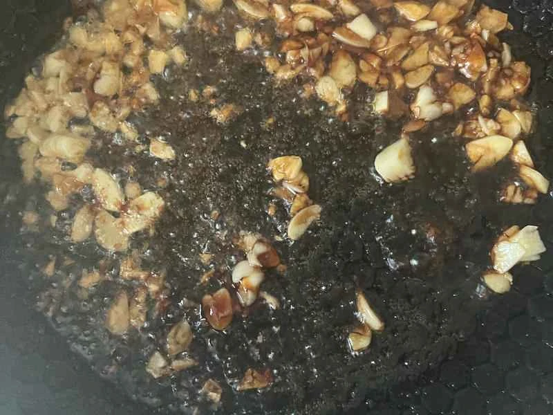 How to make pure milk hand-torn toast: Step 1