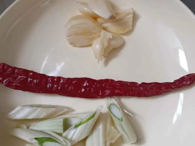 How to make pure milk hand-torn toast: Step 1