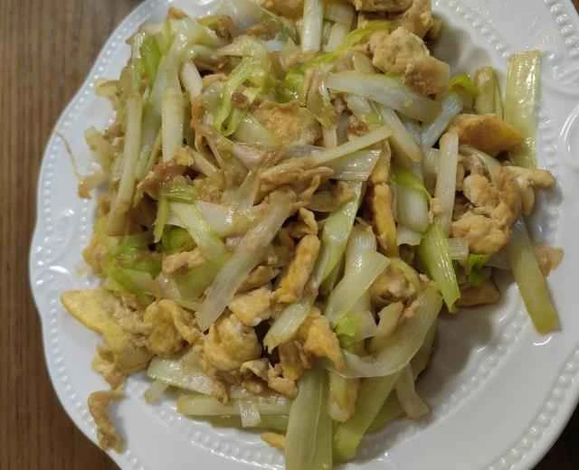 Recipe for stir-fried eggs with chives