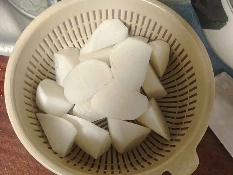 How to make pure milk hand-torn toast: Step 1