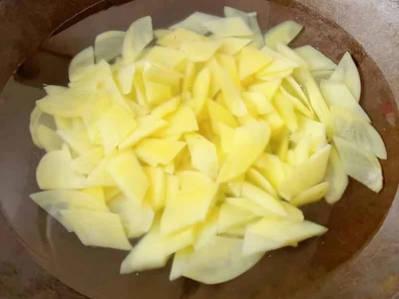 How to make pure milk hand-torn toast: Step 1