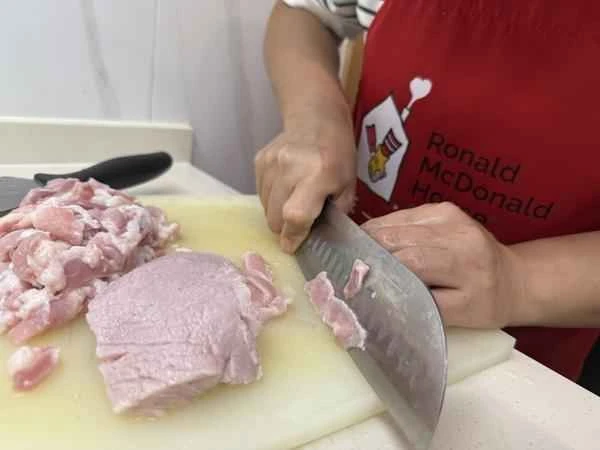 How to make pure milk hand-torn toast: Step 1