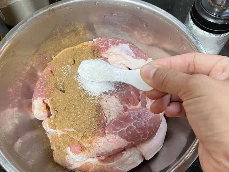 How to make pure milk hand-torn toast: Step 1