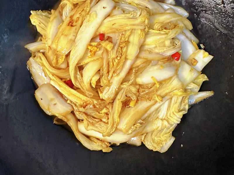 How to make pure milk hand-torn toast: Step 1