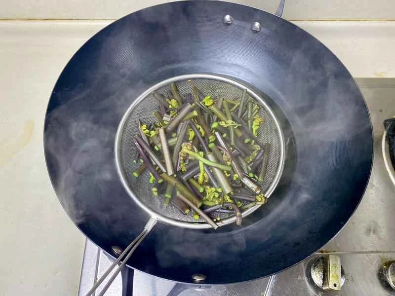 How to make pure milk hand-torn toast: Step 1