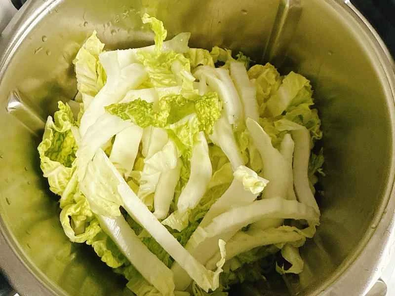 How to make pure milk hand-torn toast: Step 1