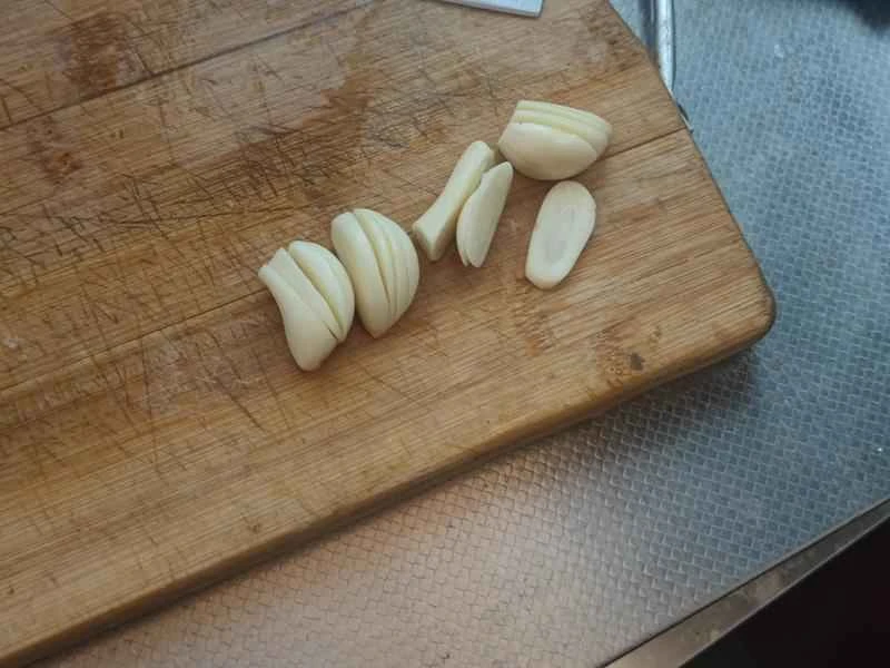 How to make pure milk hand-torn toast: Step 1