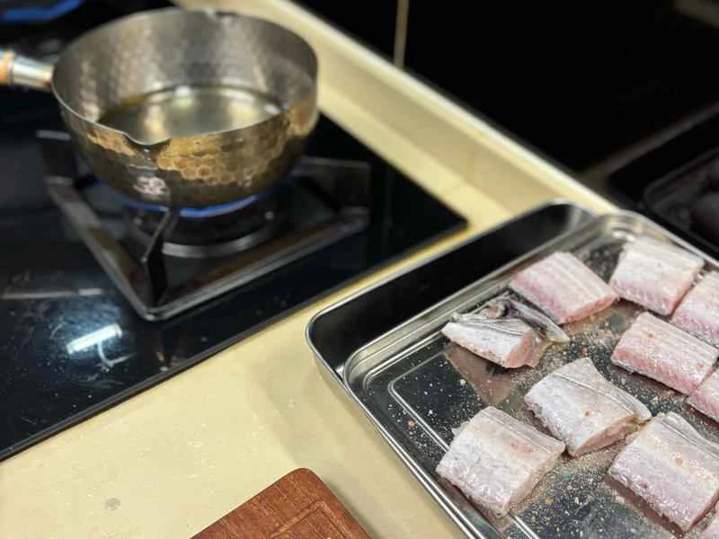 How to make pure milk hand-torn toast: Step 1