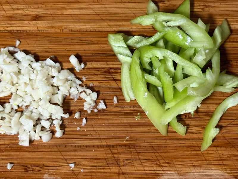 How to make pure milk hand-torn toast: Step 1