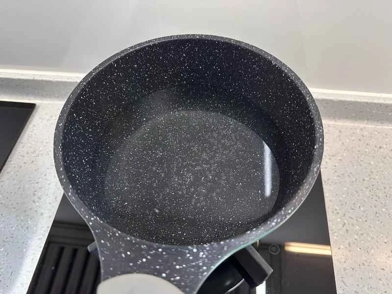 How to make pure milk hand-torn toast: Step 1