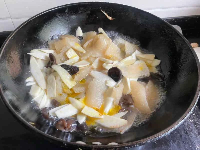 How to make pure milk hand-torn toast: Step 1