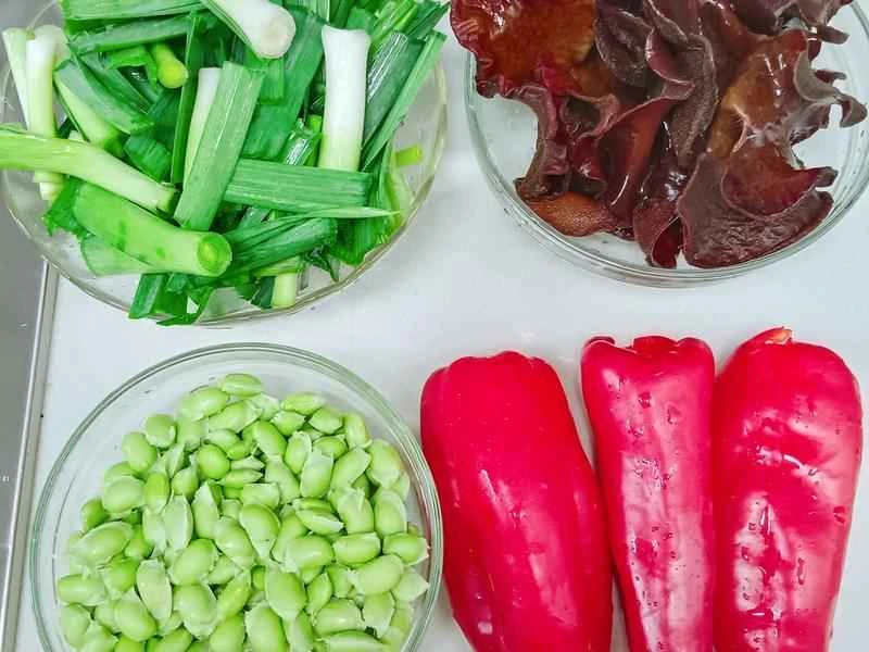 How to make pure milk hand-torn toast: Step 1