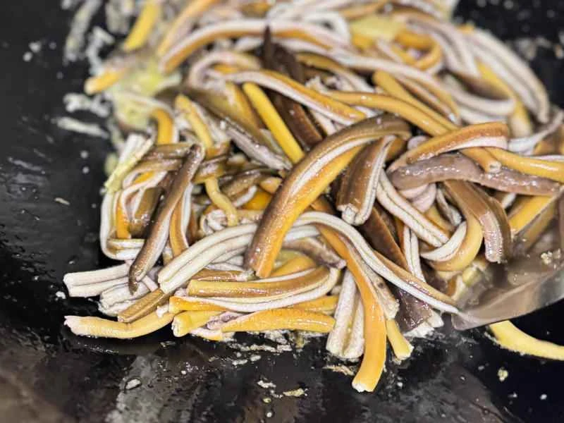 How to make pure milk hand-torn toast: Step 1