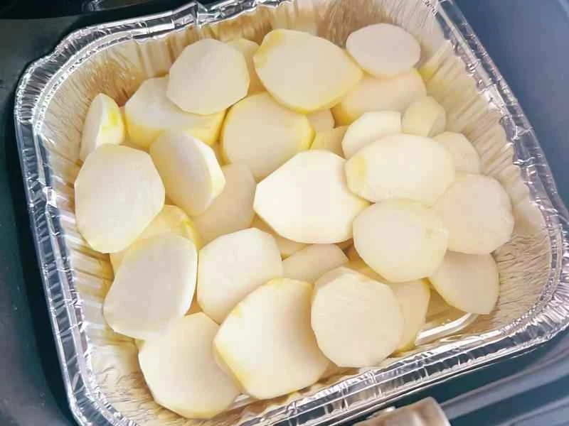 How to make pure milk hand-torn toast: Step 1