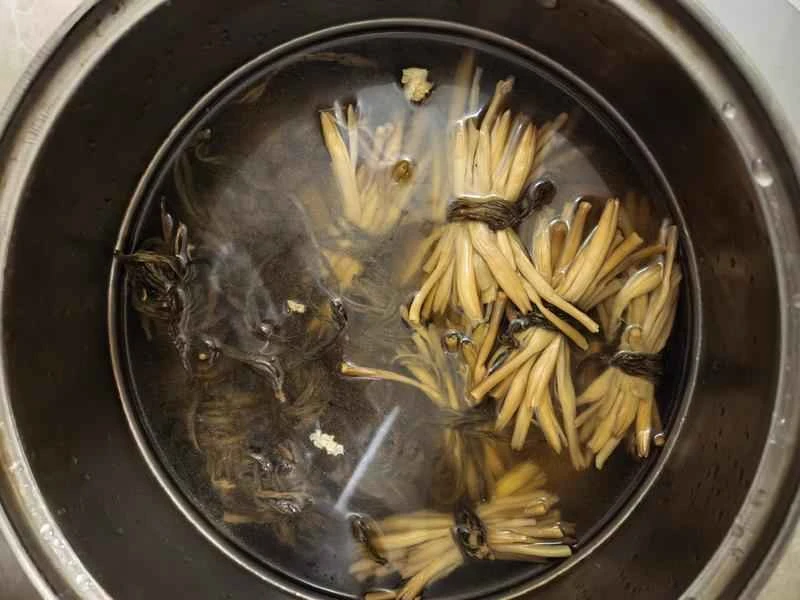 How to make pure milk hand-torn toast: Step 1