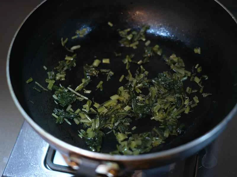 How to make pure milk hand-torn toast: Step 1