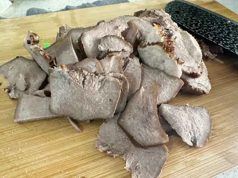 How to make pure milk hand-torn toast: Step 1