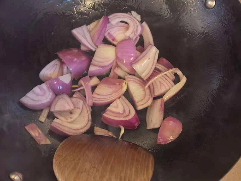 How to make pure milk hand-torn toast: Step 1