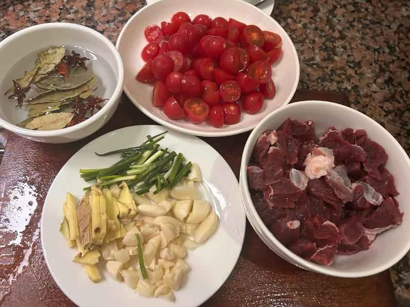 How to make pure milk hand-torn toast: Step 1