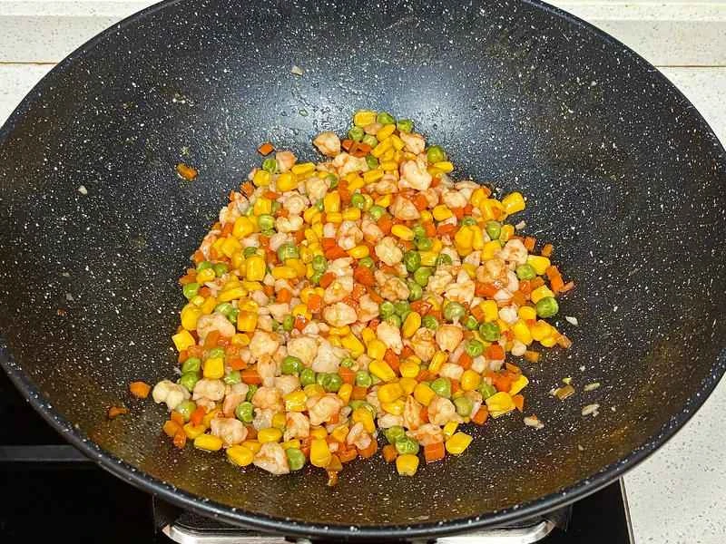 How to make pure milk hand-torn toast: Step 1