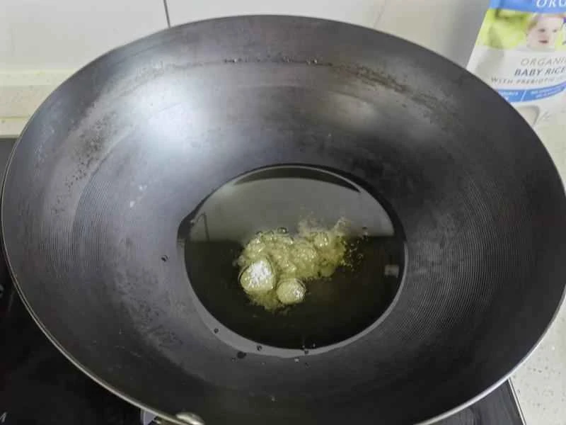 How to make pure milk hand-torn toast: Step 1